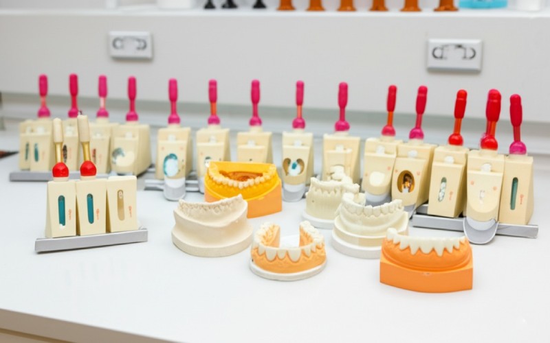 Dental lab workstation with crown materials