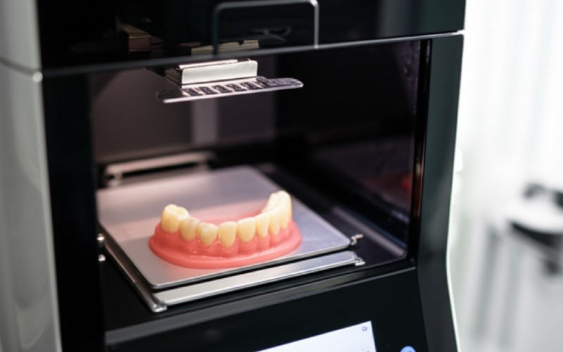Dental 3D printer with new crowns